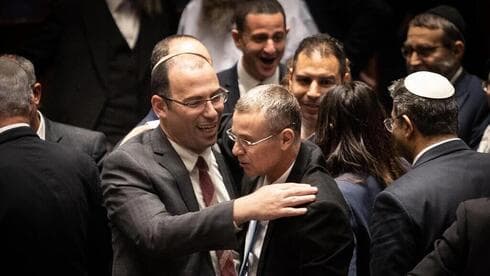 Simcha Rothman y Yariv Levin, principales impulsores del proyecto de reforma judicial. (Alex Kolomoisky) Simcha Rothman y Yariv Levin, principales impulsores del proyecto de reforma judicial.