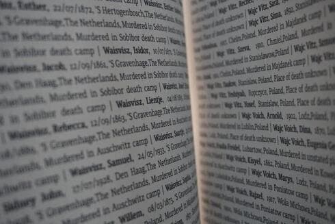 Una mirada al interior del libro.