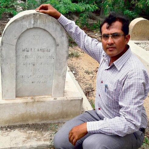 Fishel Benkhald. 