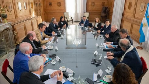 Funcionarios del gobierno de Argentina junto con representantes de Mekorot. 