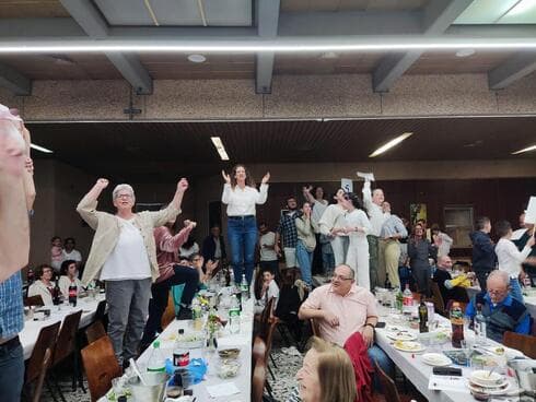 Celebración del Séder de Pésaj en el kibutz Nir Yitzhak, cerca de la frontera con Gaza. (Ynet) Celebración del Séder de Pésaj en el kibutz Nir Yitzhak, cerca de la frontera con Gaza.