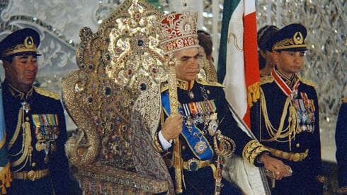 Mohammad Reza Pahlavi, en el trono de Irán.