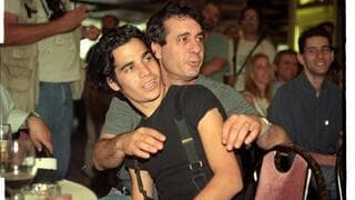 Geffen con su hijo Aviv.