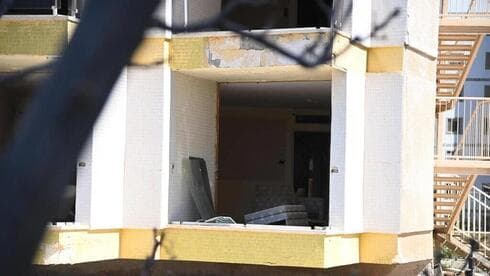 Vista del hotel abandonado en Netanya donde una niña de 13 años fue presuntamente drogada y violada. (Yair Sagi) Vista del hotel abandonado en Netanya donde una niña de 13 años fue presuntamente drogada y violada.