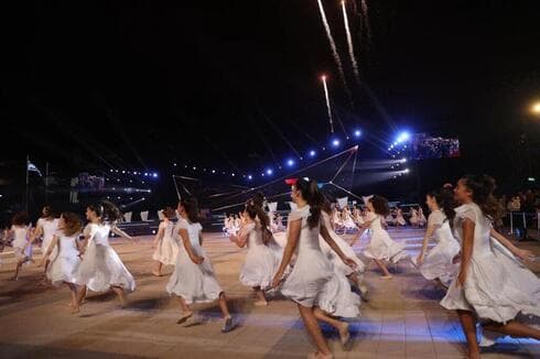 Ceremonia anual de encendido de antorchas en el Monte Herzl.