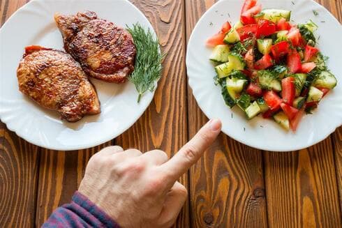 Comer carne es un tema complejo en la Torá. 