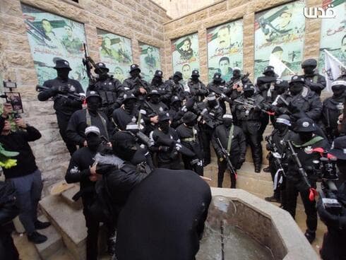 Militantes de la Guarida del León.