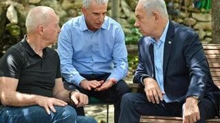 Benjamin Netanyahu, David Barnea y Yoav Galant. 