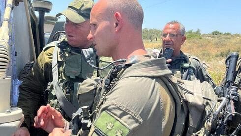 Tropas de las Fuerzas de Defensa de Israel buscan a los autores del atentado terrorista perpetrado el martes en Cisjordania. (TPS) Tropas de las Fuerzas de Defensa de Israel buscan a los autores del atentado terrorista perpetrado el martes en Cisjordania.