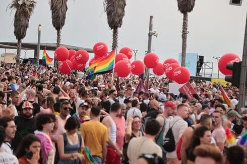 Miles de personas participaron en un Desfile del Orgullo celebrado en Tel Aviv. (Dana Kopel) Miles de personas participaron en un Desfile del Orgullo celebrado en Tel Aviv.