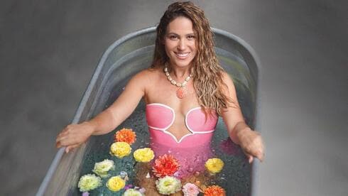 Mor Silver en un baño de hielo. 