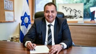 Simon Davidson, legislador de Yesh Atid, solicitó el informe sobre atletas femeninas en Israel.