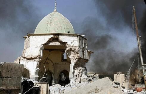 Una mezquita destruida en un bombardeo, en Mosul, Irak. 