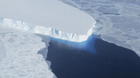 Desprendimiento de glaciar. 