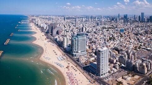 En Tel Aviv abundan las playas y los hoteles.