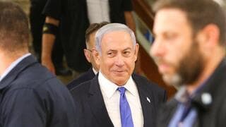 Netanyahu arriba a la Knesset este lunes.