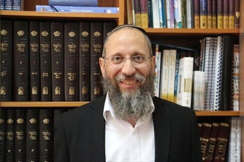 Rabino Yosef Tzvi Rimon. 