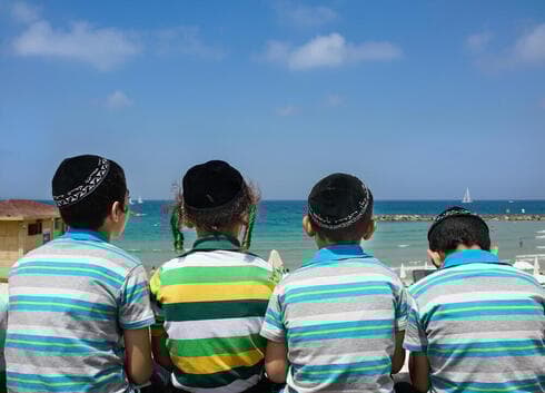 Niños ultraortodoxos. 