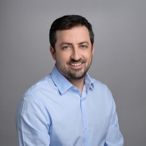 Doron Shterman. 