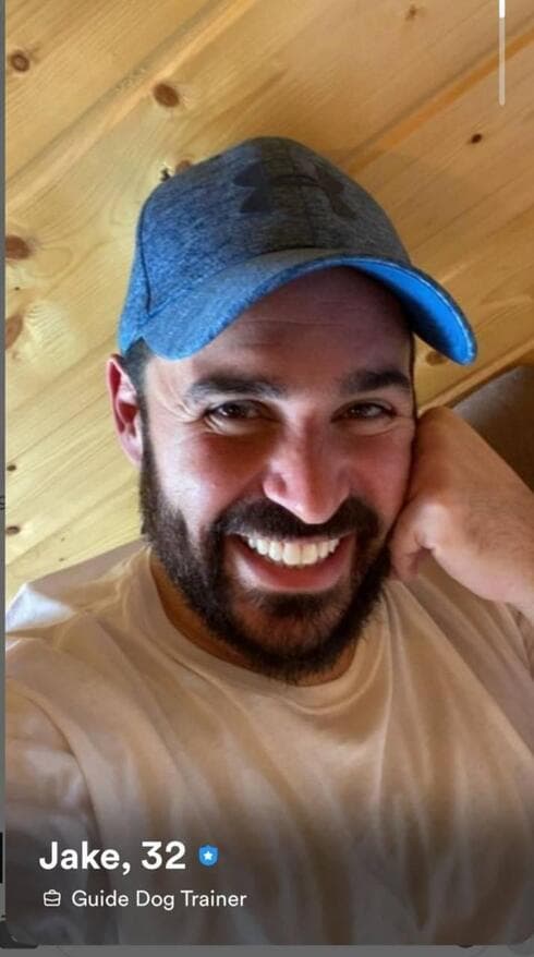 Perfil de Tinder de Yosef Mordechai Pariser bajo el alias Jake Segal.
