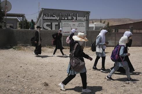 Una escuela bajo amenaza de demolición en el pueblo de Masafer Yatta, cerca de Hebrón. (Mahmoud Illean) Una escuela bajo amenaza de demolición en el pueblo de Masafer Yatta, cerca de Hebrón.
