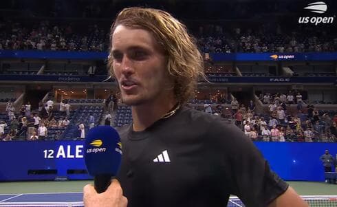 Alexander Zverev, tras ganar su partido ante Jannik Sinner. (Captura de pantalla US Open) Alexander Zverev