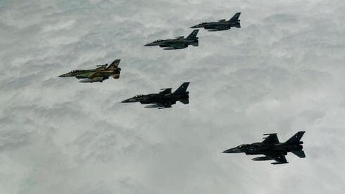 Ejercicios militares en conjunto entre las FDI y la Fuerza Aérea de Grecia. (Captura de pantalla) Ejercicios militares en conjunto entre las FDI y la Fuerza Aérea de Grecia.