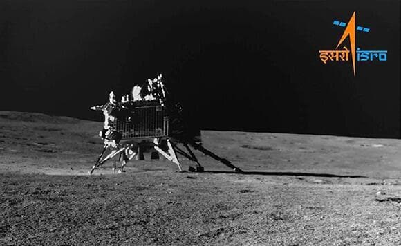 El módulo de aterrizaje indio Vikram capturado por el rover Pragyan.
