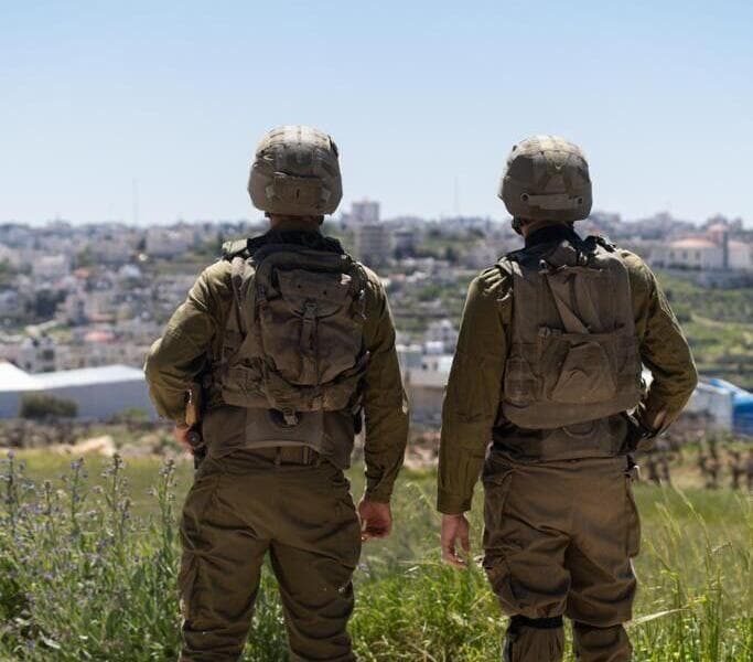 El sargento Y. y su camarada del Batallón Shaked. 