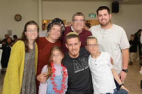 Yagel Yaniv (esquina superior derecha) y su hermano Hallel que fueron asesinados por un terrorista en Huwara. (Gentileza familiar) Yagel Yaniv (esquina superior derecha) y su hermano Hallel que fueron asesinados por un terrorista en Huwara.