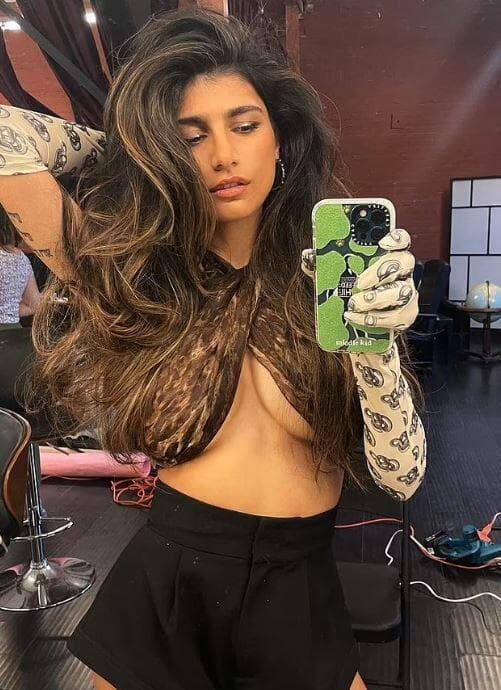 Mia Khalifa.