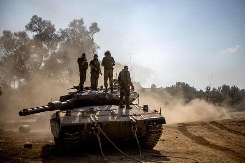 Fuerzas de las FDI concentran fuerzas en la frontera con Gaza. 