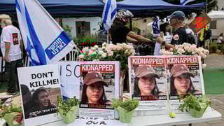 Israelíes desaparecidos son buscados por sus familiares.