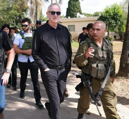 Benny Gantz realizó un recorrido por la frontera. 