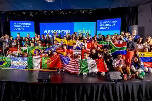 Foto final del IV Encuentro Mundial de Jóvenes en San Pablo. 