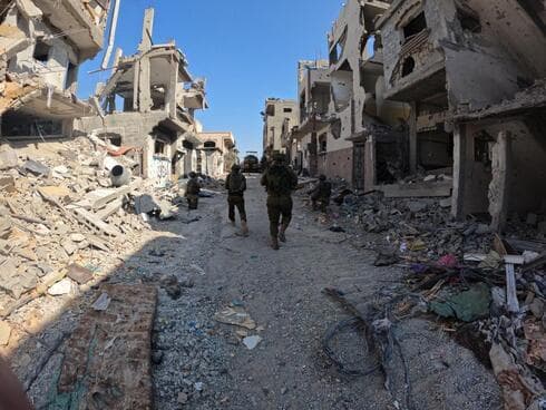 Las FDI continúan con su incursión terrestre en lo profundo de la Franja de Gaza. (Portavoz de las FDI) Las FDI continúan con si incursión terrestre en lo profundo de la Franja de Gaza.