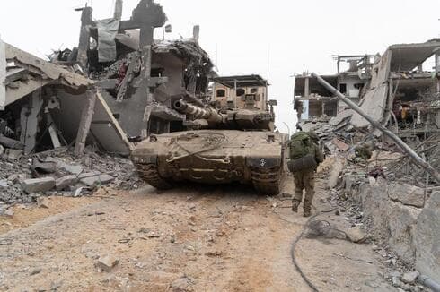 Tropas de las FDI avanzan con la incursión terrestre en Gaza.