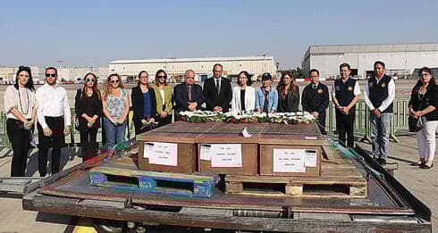 Devolución a Tailandia de los cadáveres de ciudadanos tailandeses asesinados por Hamás al sur de Israel. (Ynet) Devolución a Tailandia de los cadáveres de ciudadanos tailandeses asesinados por Hamás al sur de Israel.