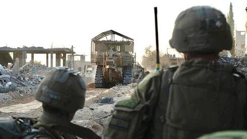 Fuerzas de las FDI durante operaciones terrestres en la Franja de Gaza.