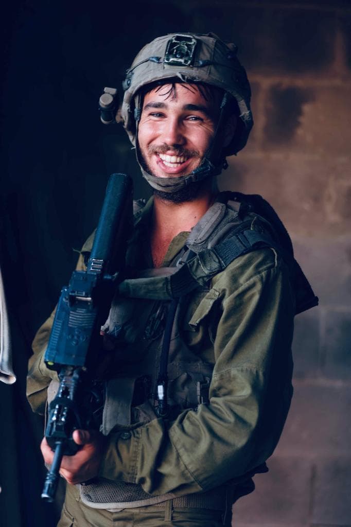 Sargento Shoham Moshe Ben Harosh. 