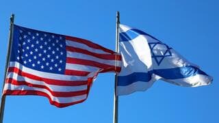 Banderas de EE.UU. e Israel.