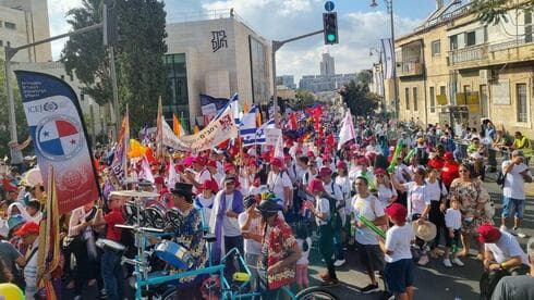 Los peregrinos participan en la Marcha de Jerusalem, el 13 de octubre de 2022. (Maya Margit/The Media Line) Los peregrinos participan en la Marcha de Jerusalem, el 13 de octubre de 2022