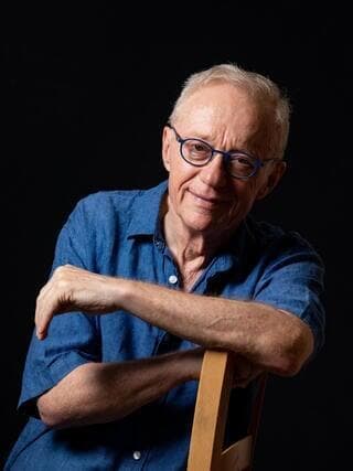 David Grossman: "Aquellos que toman como rehén a un niño se liberan del reino de la humanidad."
(Alex Kolomoisky) David Grossman: "Aquellos que toman como rehén a un niño se liberan del reino de la humanidad."