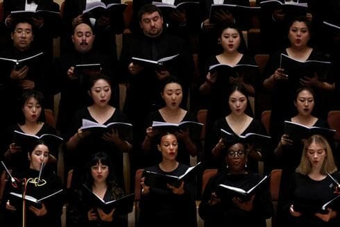 La pieza relata la historia de los refugiados judíos en Shanghai (Foto: Casey Hall / Reuters ) Producción de Emigre de la Orquesta Sinfónica de Shanghai