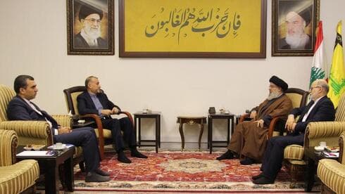 Nasralá, líder de Hezbolá, se reúne con el ministro de Asuntos Exteriores iraní en Beirut. (Ynet) Nasralá, líder de Hezbolá, se reúne con el ministro de Asuntos Exteriores iraní en Beirut.