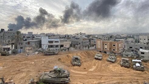 Tanques de las FDI al norte de la Franja de Gaza.
