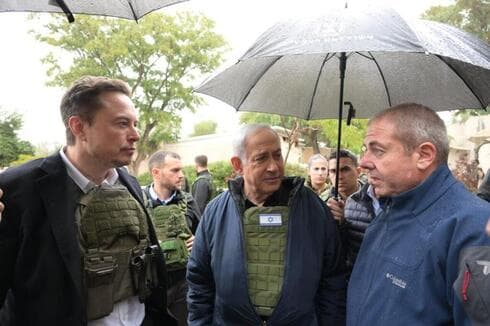Elon Musk junto a Netanyahu este lunes. 