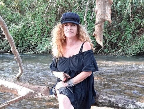 Meirav Tal. Ella regresa, su compañero Yair sigue en cautiverio. 