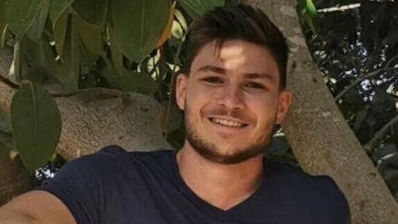 Sasha Trofanov sigue en cautiverio. 