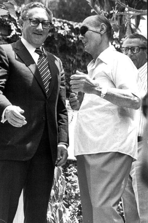 Henry Kissinger y Moshe Dayan.